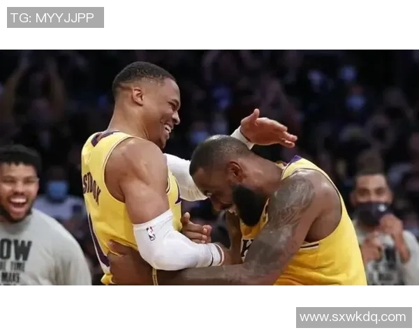 杨毅谈NBA球星个性詹姆斯架子大威少谦逊无比引发热议